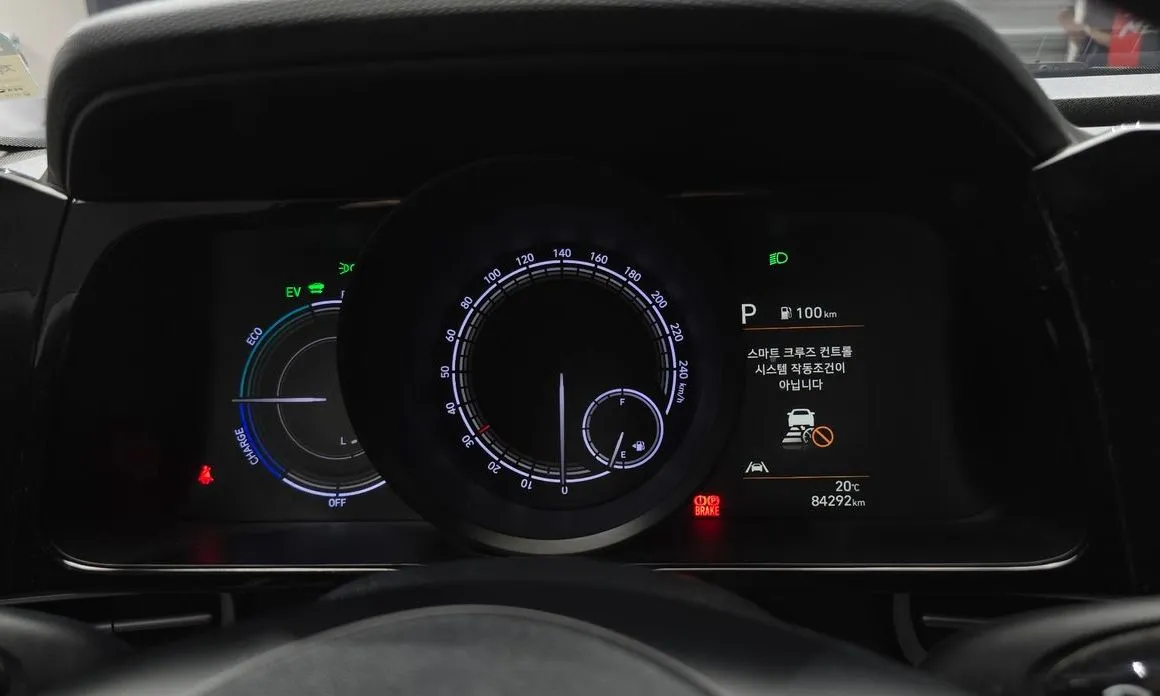 Hyundai AVANTE 2023 из KR, фото 3