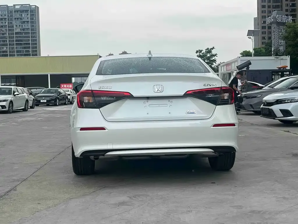 Honda Civic — фото 8
