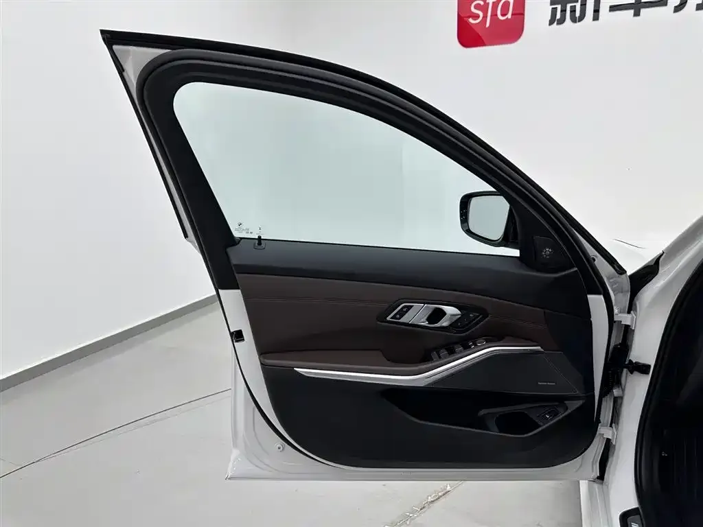 BMW 3 Series 2023 из CN, фото 4