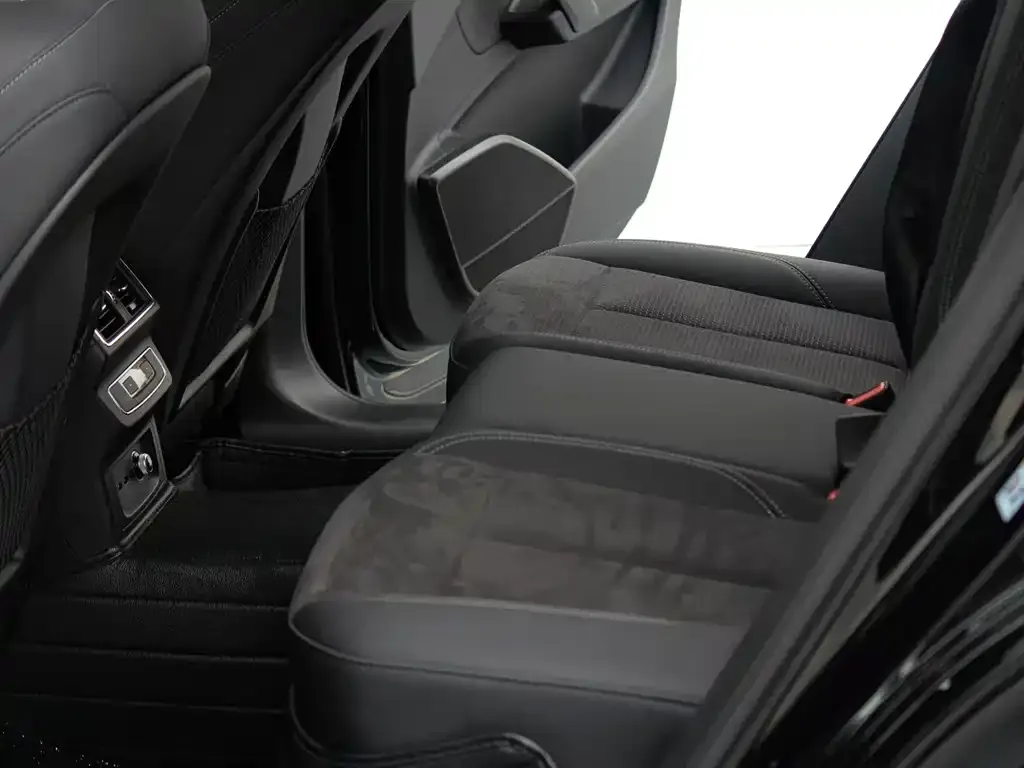 Audi Q5L Sportback — фото 6