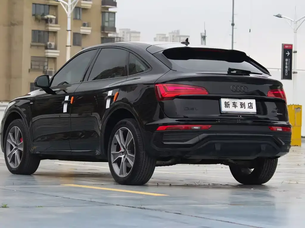 Audi Q5L Sportback — фото 8