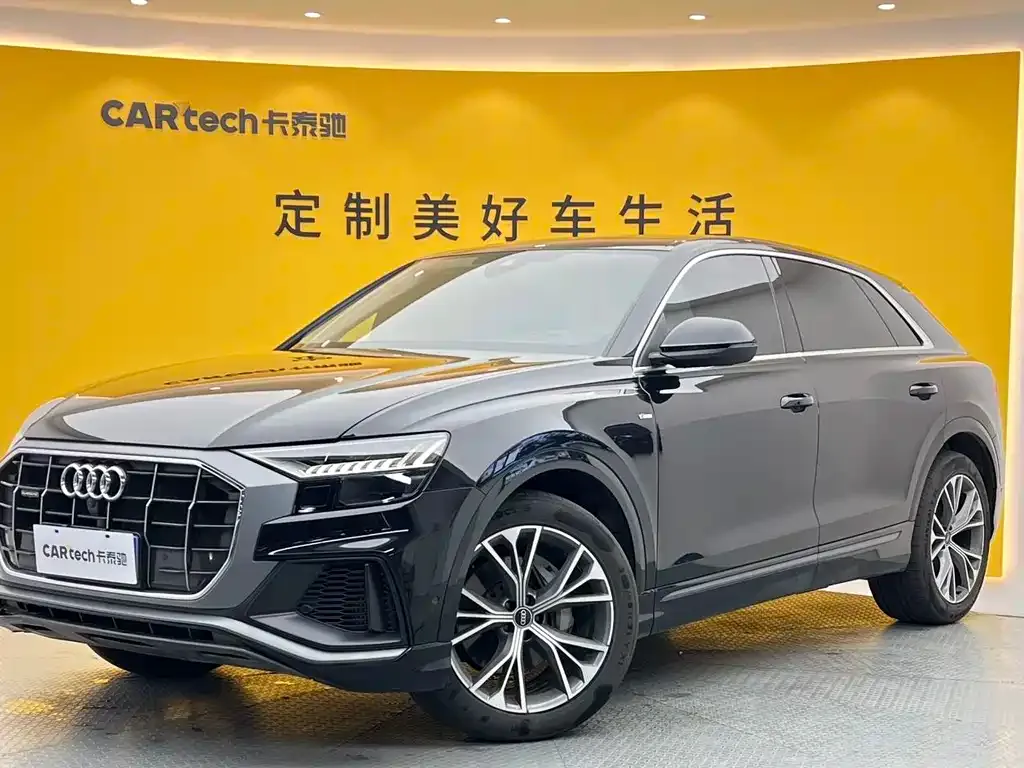 Audi Q8 — фото 1
