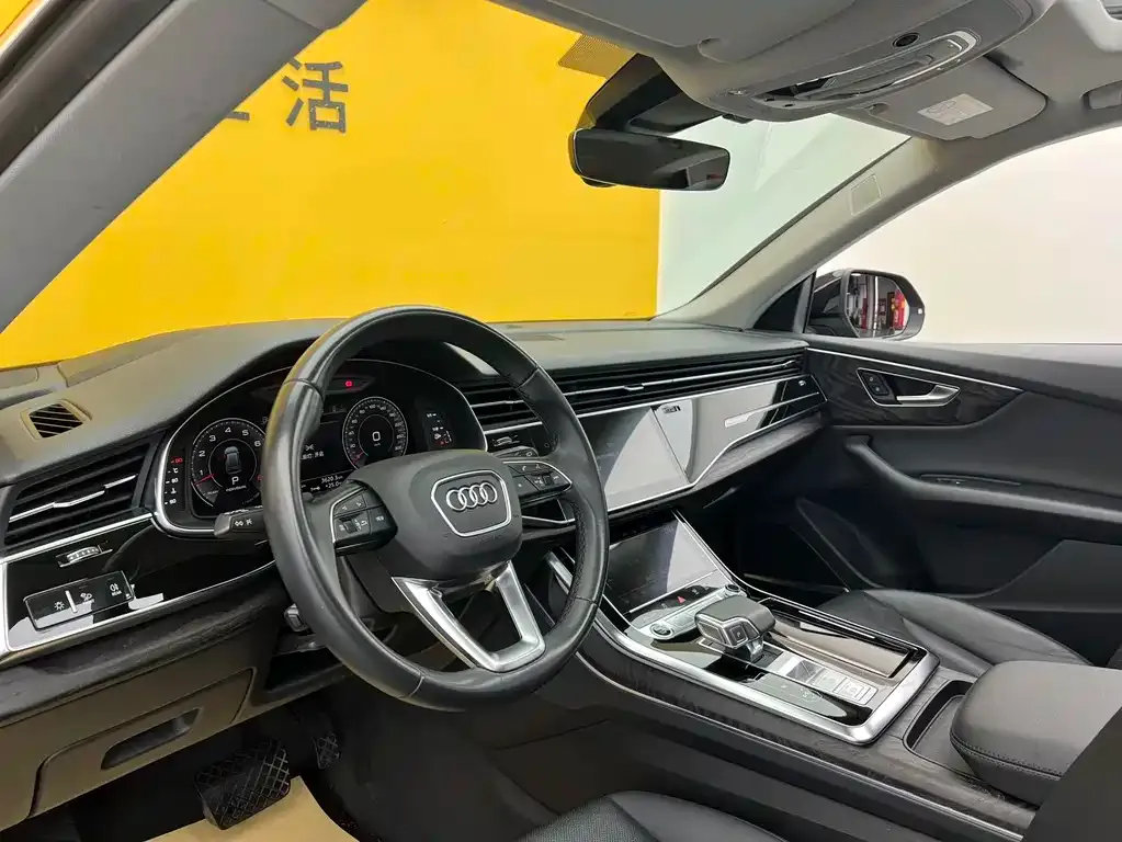 Audi Q8 — фото 4
