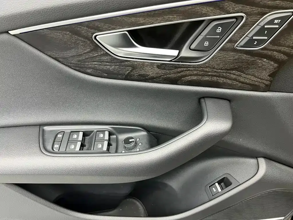 Audi Q8 — фото 8