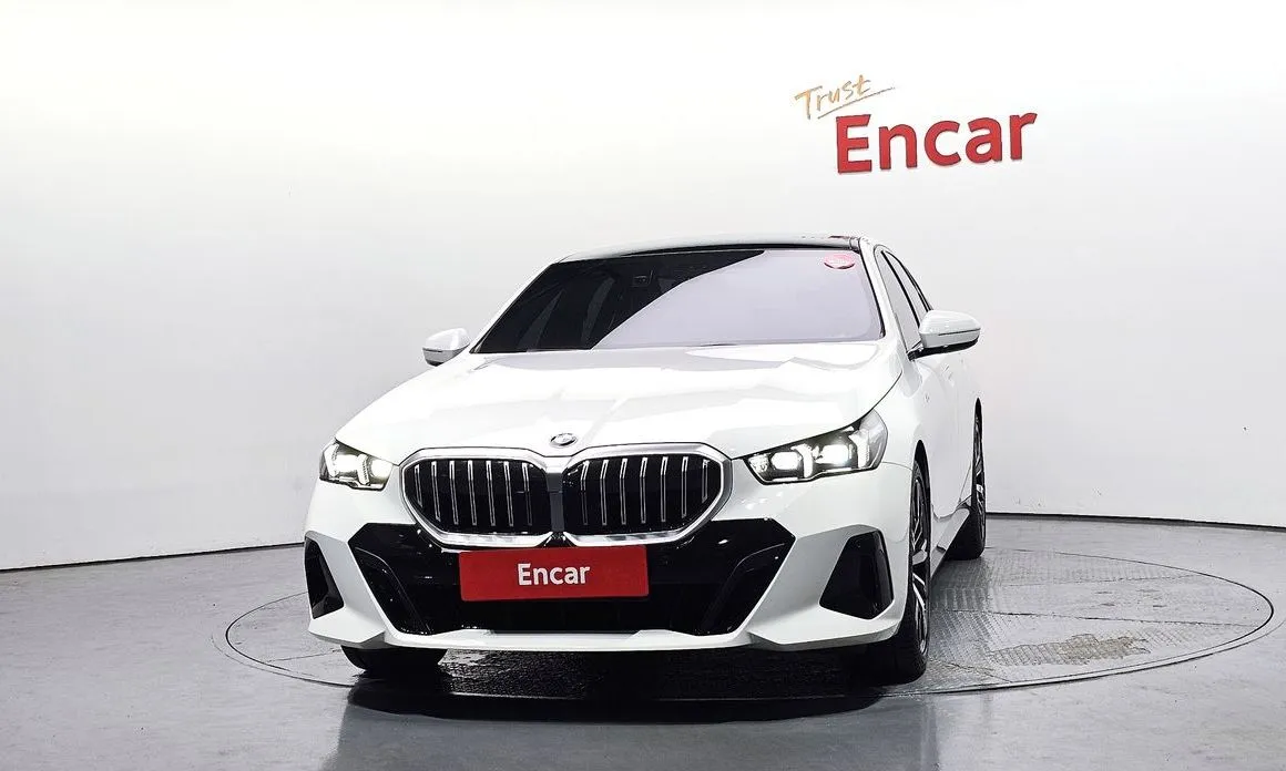 BMW 5-Series 2025 из KR, фото 3