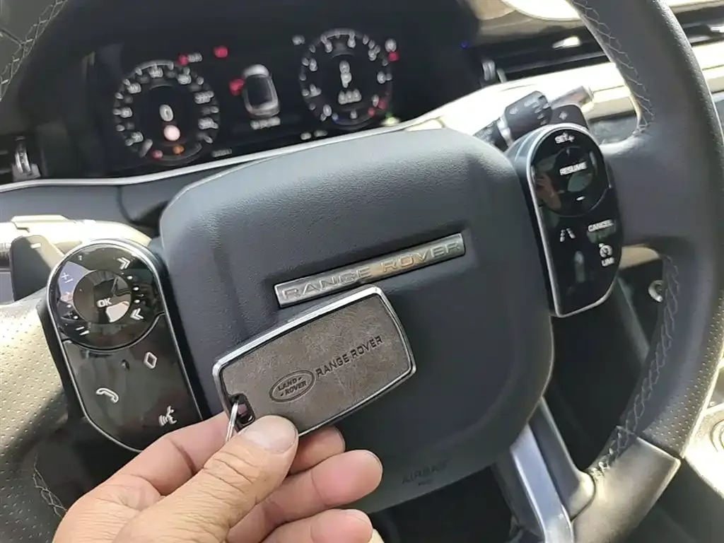 Land Rover Evoque — фото 9