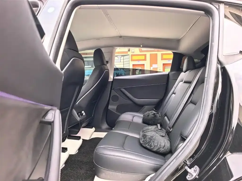 Tesla Model Y 2023 из CN, фото 2