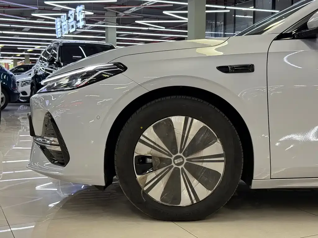 Geely 银河A7 EM — фото 2