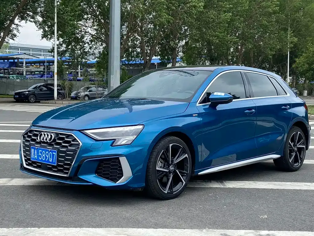 Audi A3 — фото 1