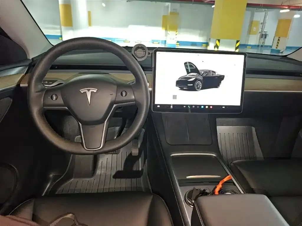 Tesla Model Y — фото 5
