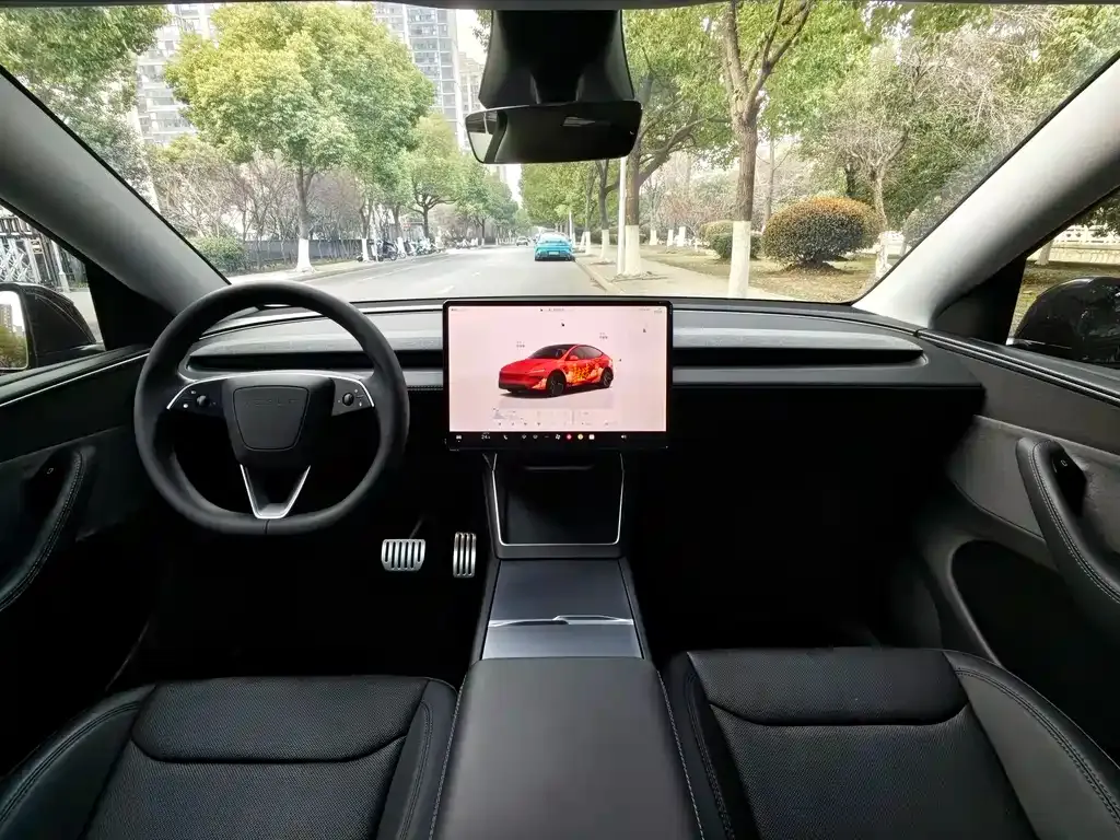 Tesla Model Y — фото 9