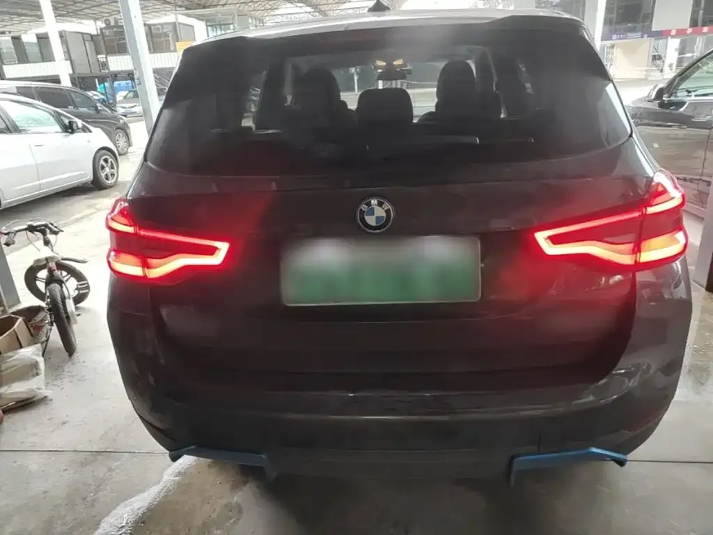 BMW iX3 — фото 2