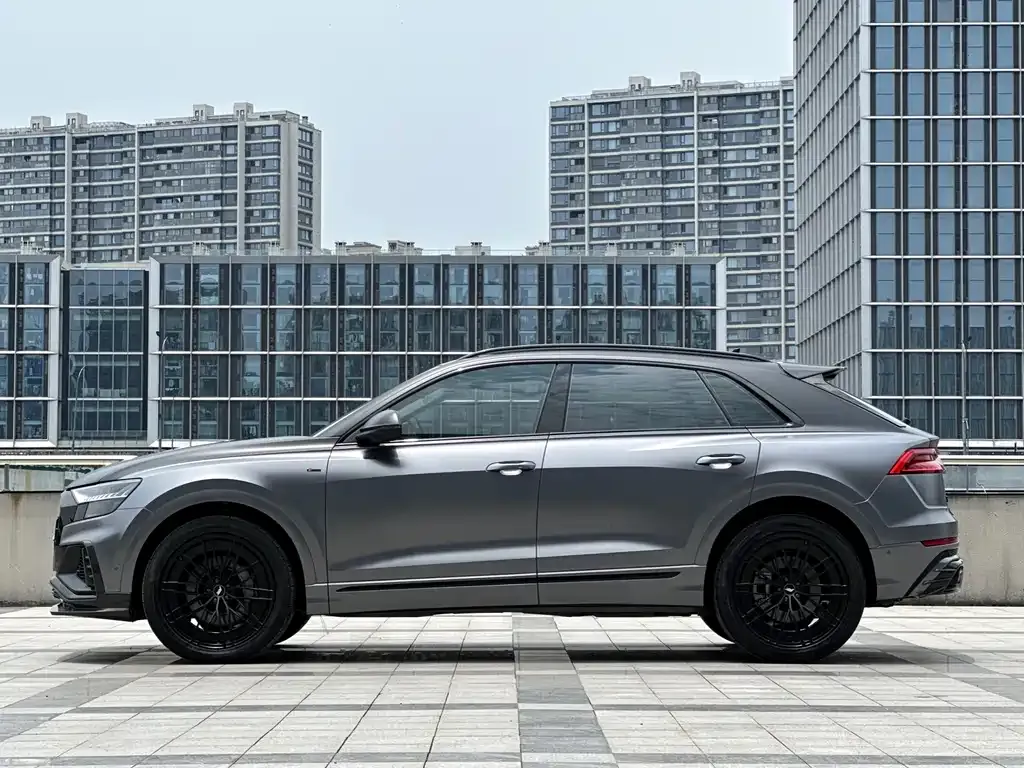 Audi Q8 2021 из CN, фото 9