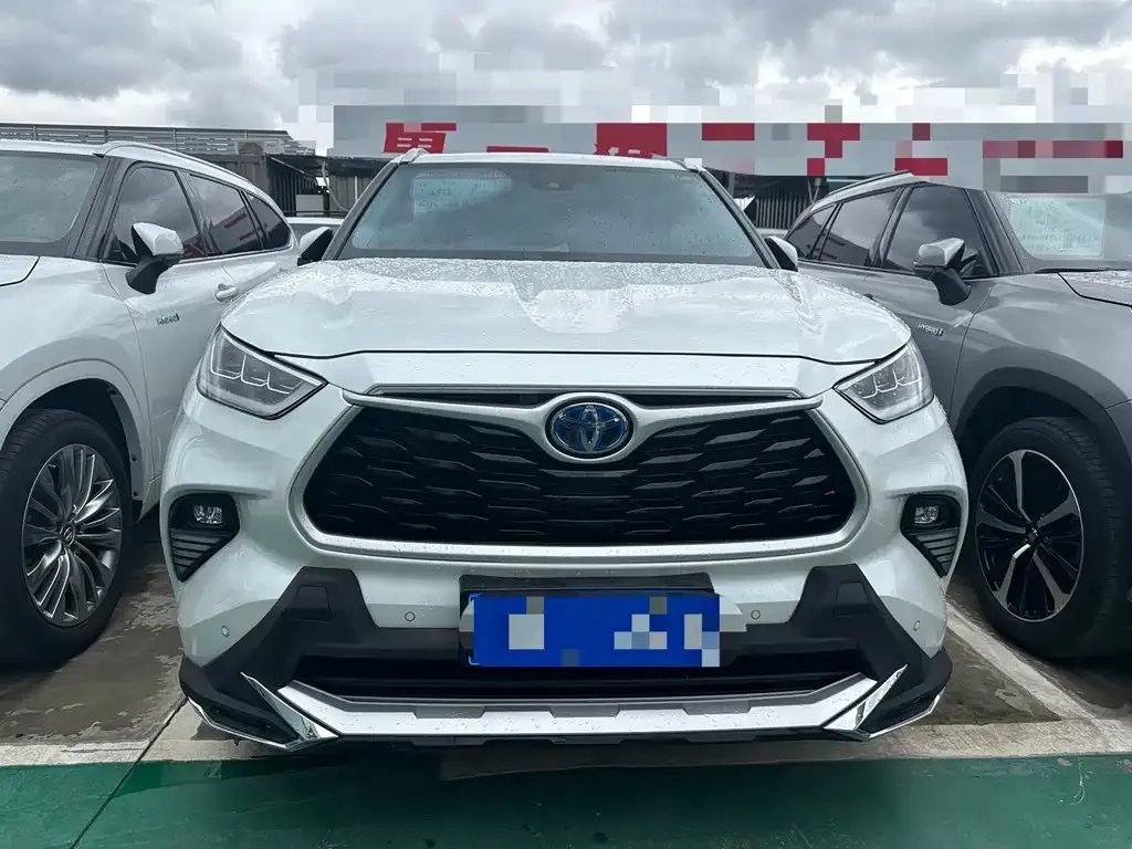 Toyota Highlander — фото 10