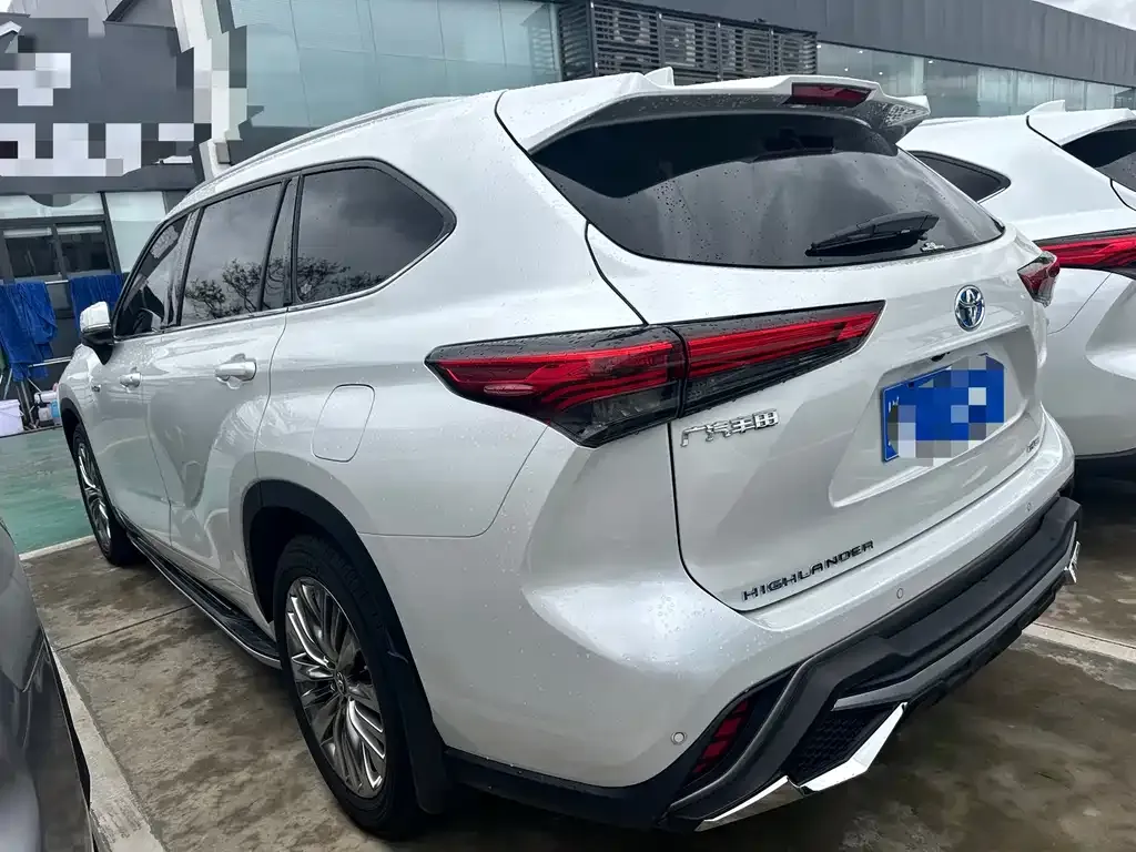 Toyota Highlander — фото 2