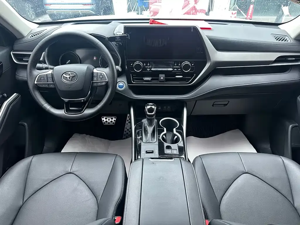 Toyota Highlander — фото 5