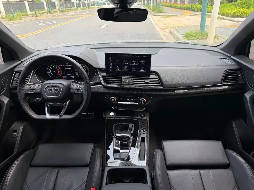 Audi Q5L Sportback 2022 из CN, фото 4