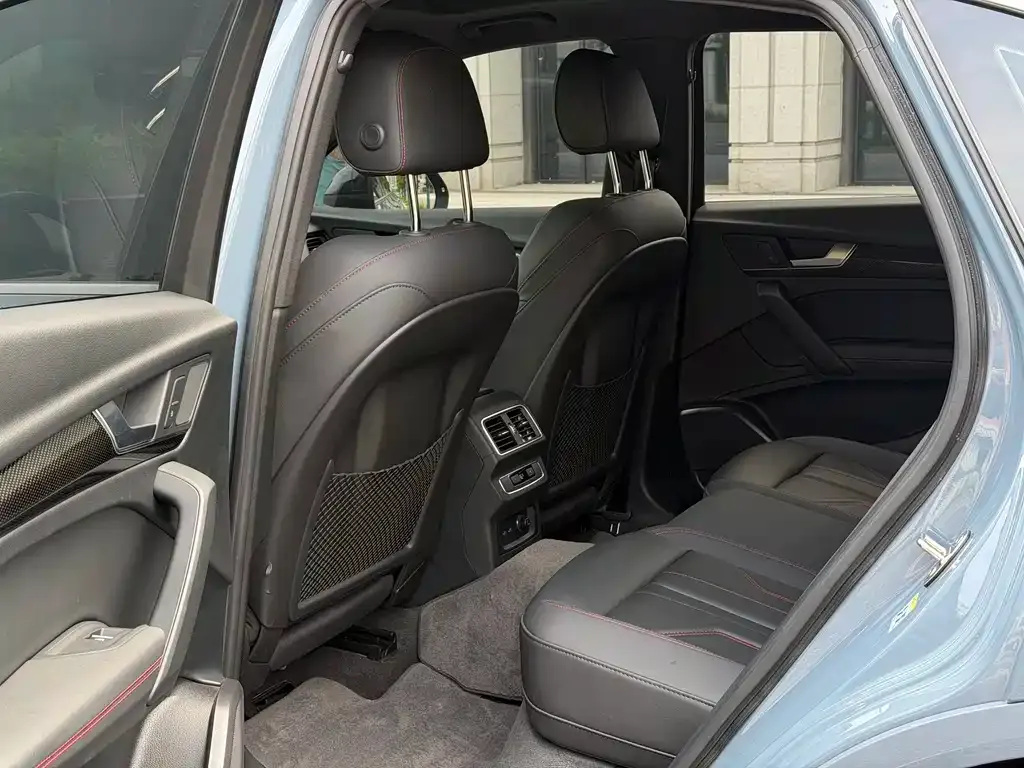 Audi Q5L Sportback 2022 из CN, фото 6