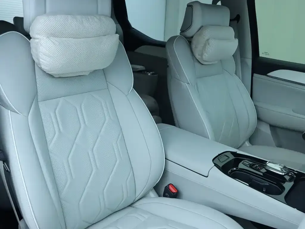 Volvo EM90 2025 из CN, фото 7