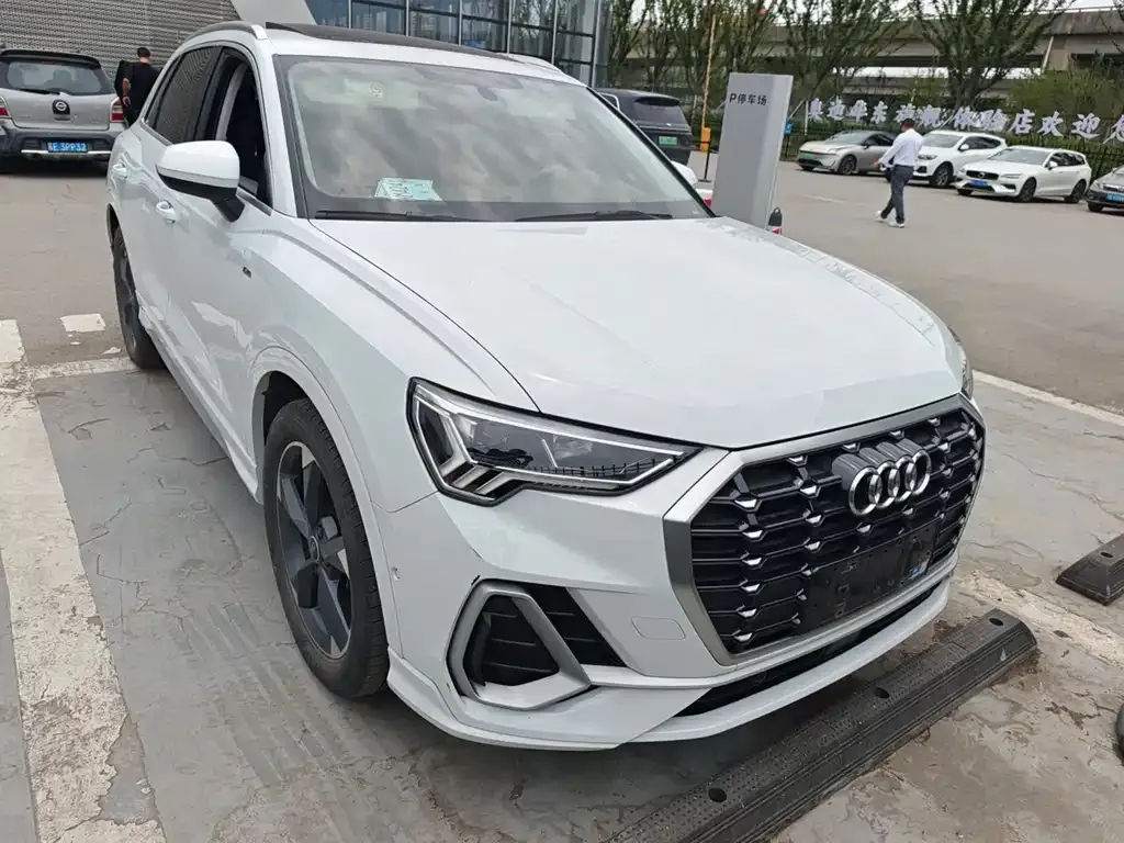 Audi Q3 — фото 10