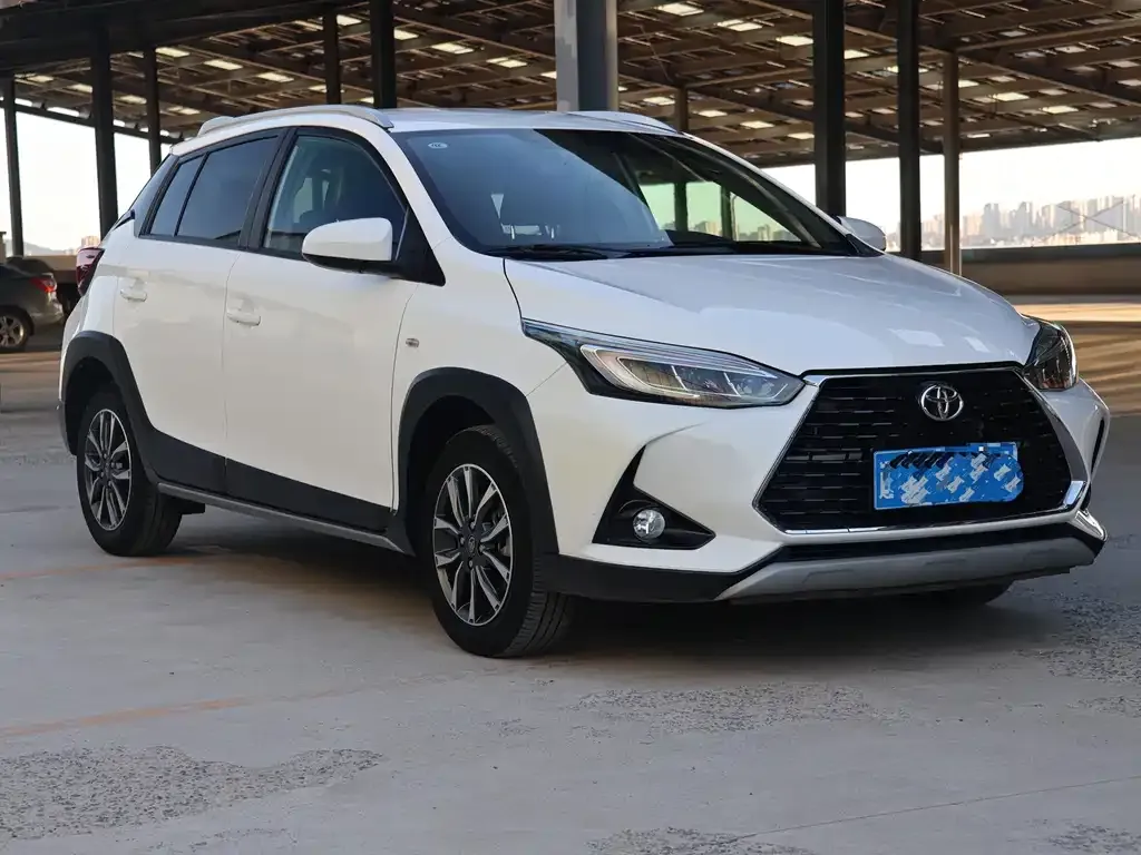 Toyota Yaris L — фото 3