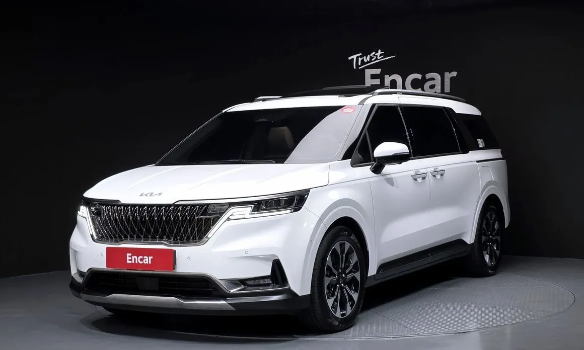 Kia Carnival — фото 1