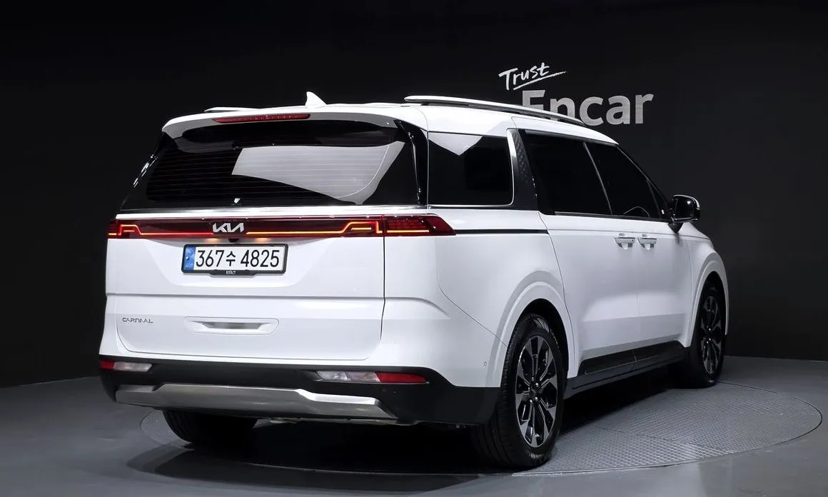 Kia Carnival — фото 4
