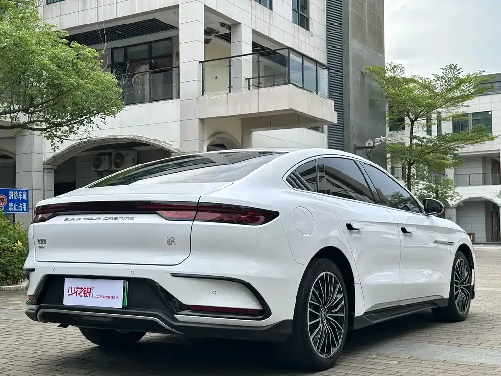 BYD Han — фото 4