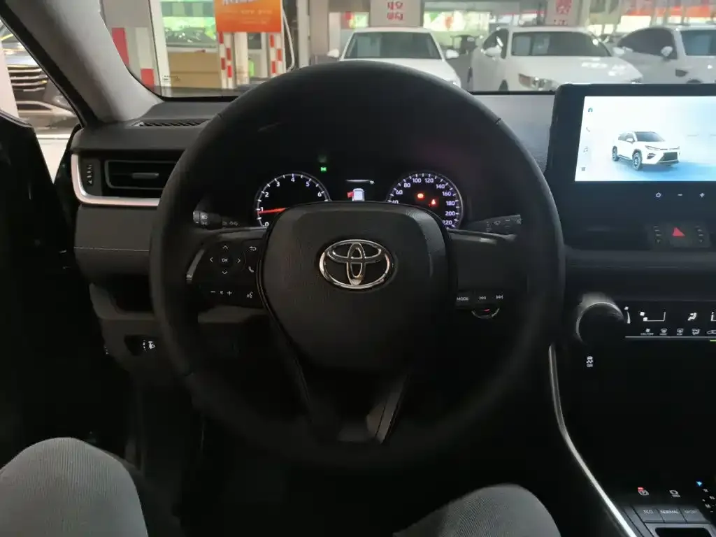 Toyota Wildlander — фото 10