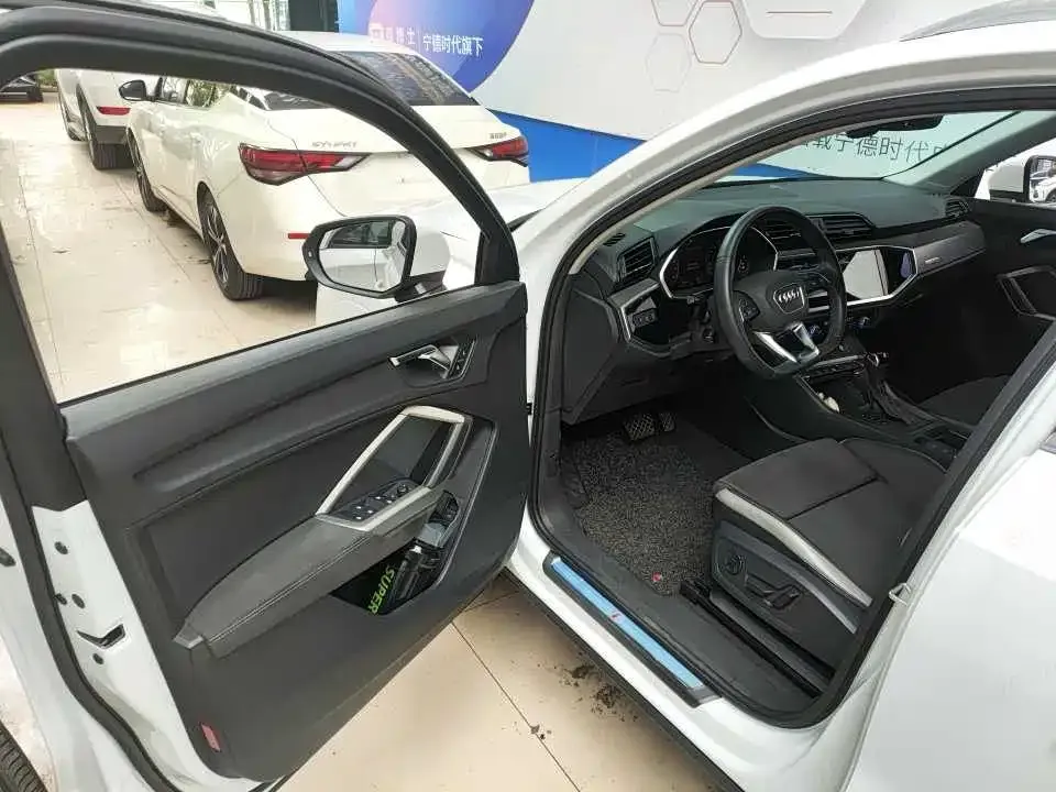 Audi Q3 2022 из CN, фото 2