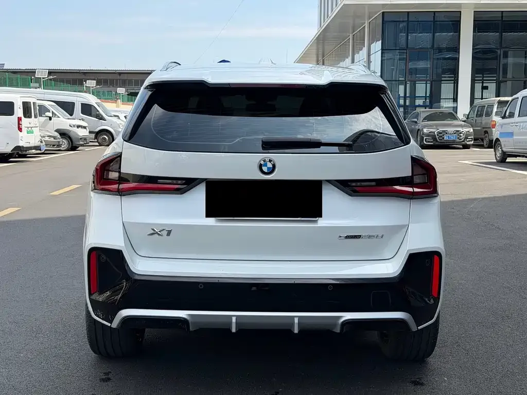 BMW X1 — фото 7