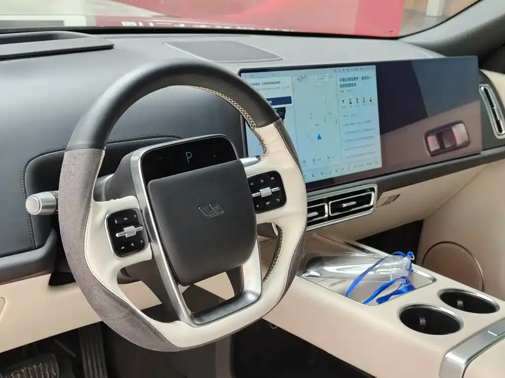 Li Auto L9 — фото 9