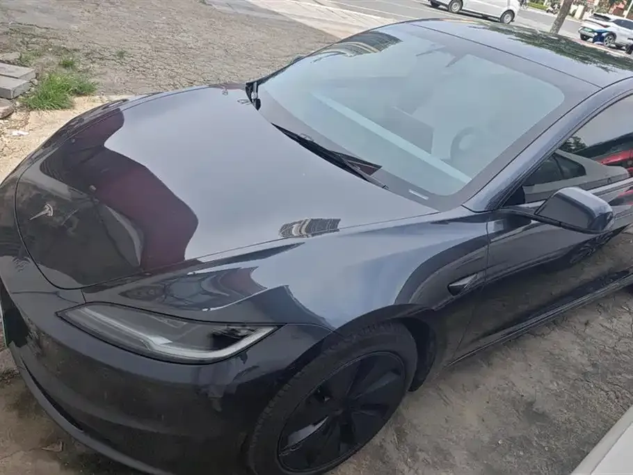 Tesla Model 3 — фото 1