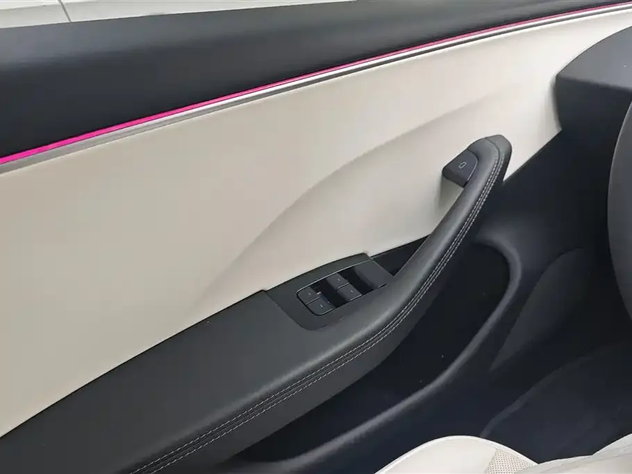 Tesla Model 3 — фото 10