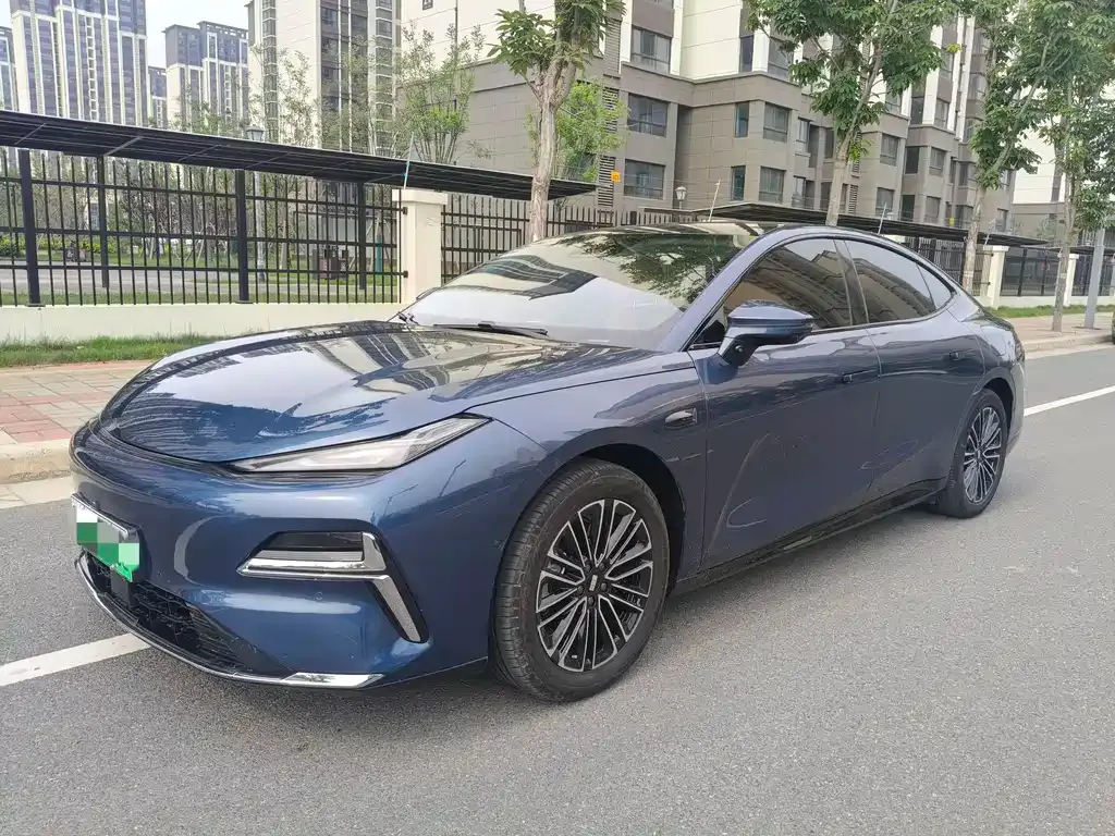 Geely Galaxy Xingyao 8