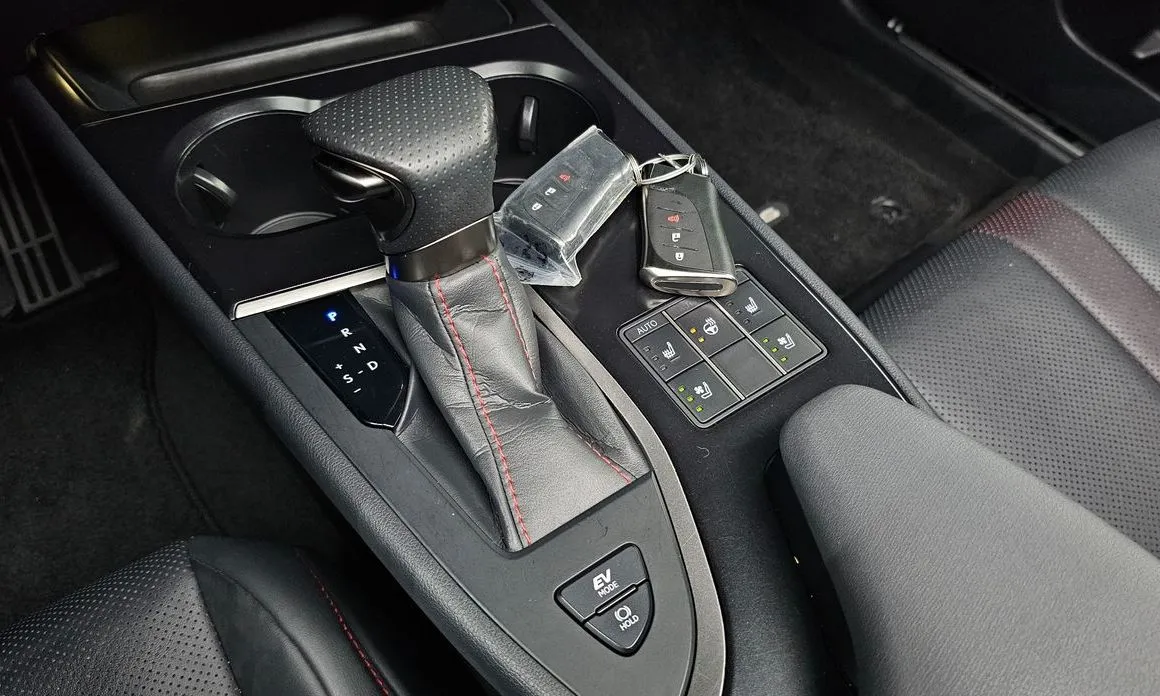 Lexus UX 2024 из KR, фото 3