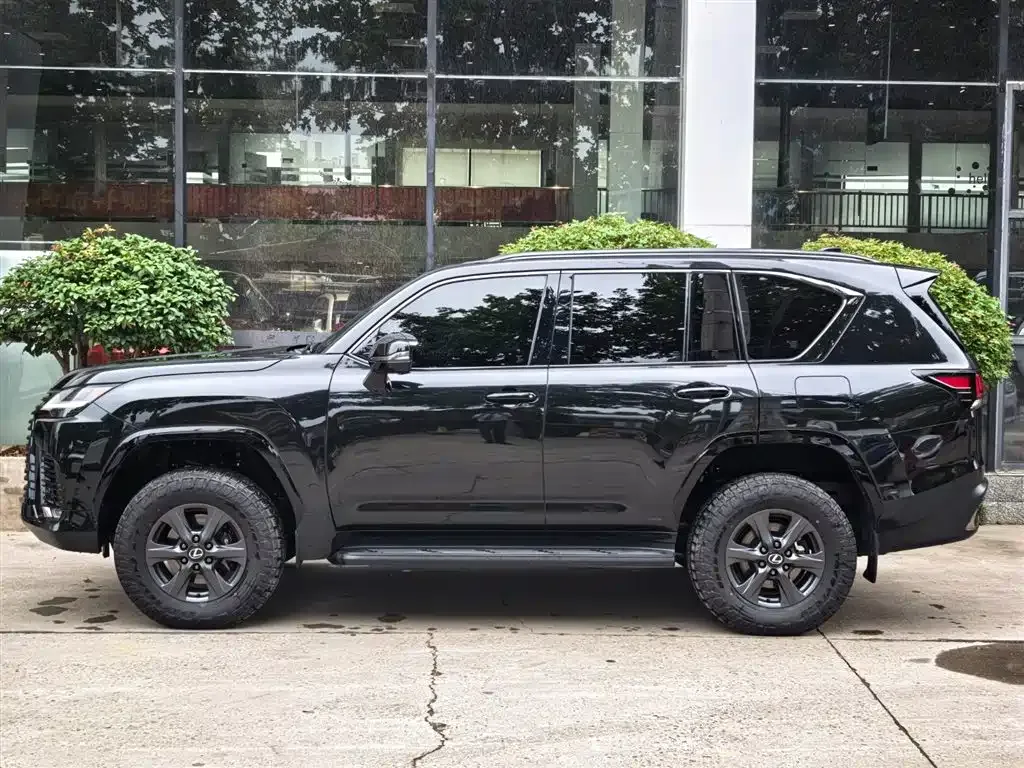 Lexus LX — фото 8