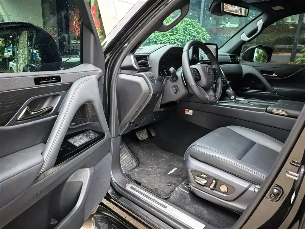 Lexus LX — фото 4