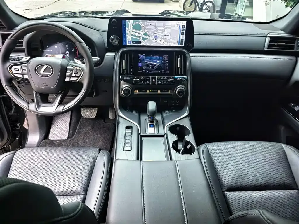 Lexus LX — фото 7