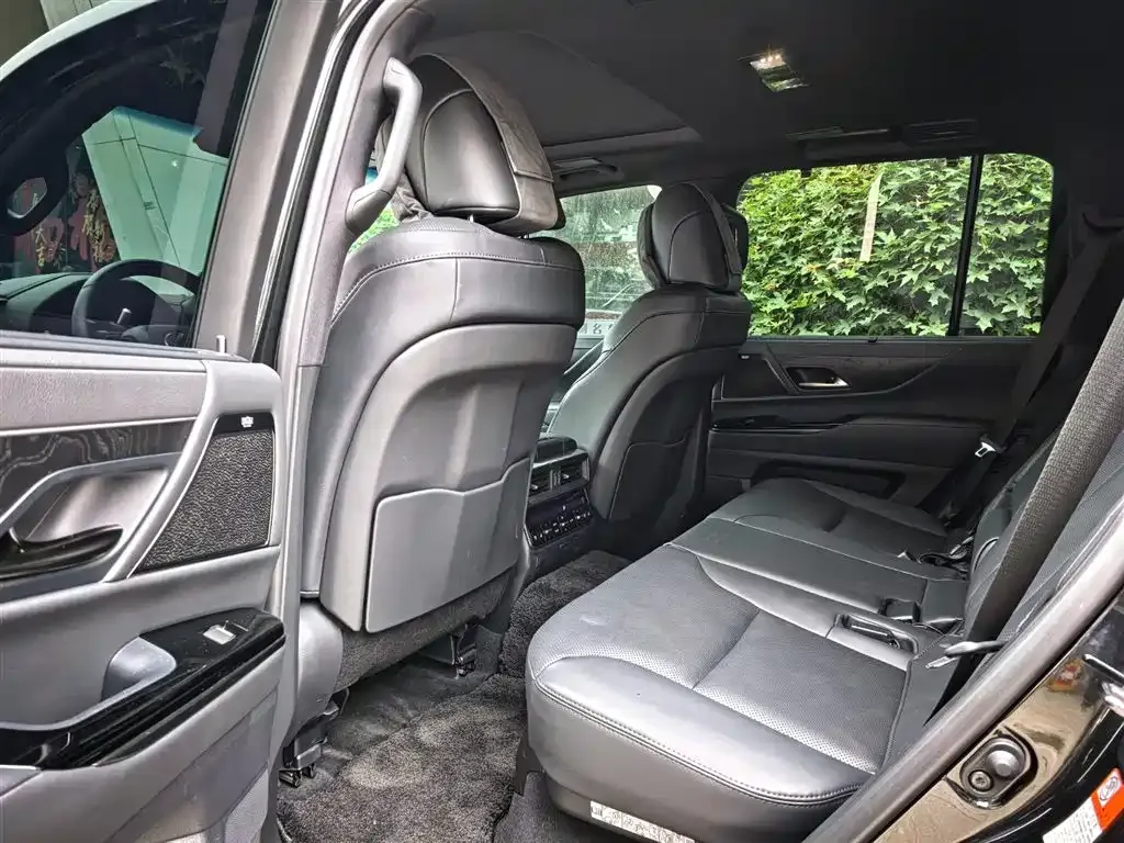 Lexus LX — фото 3