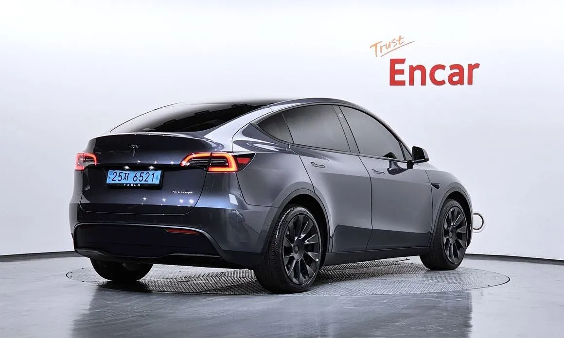 Tesla Model Y — фото 6