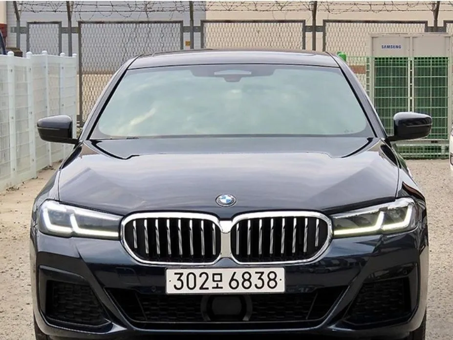 BMW 5-Series — фото 1