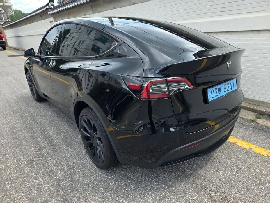 Tesla Model Y — фото 9
