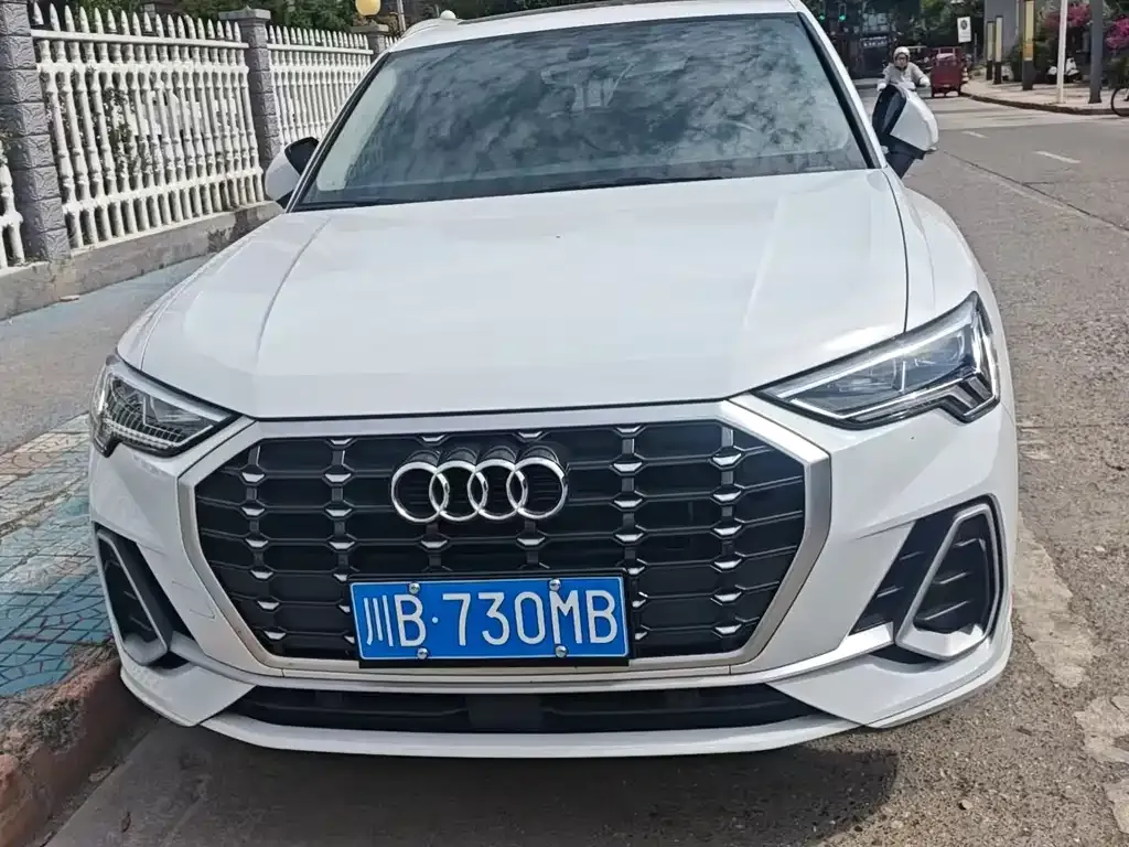 Audi Q3 2023 из CN, фото 7
