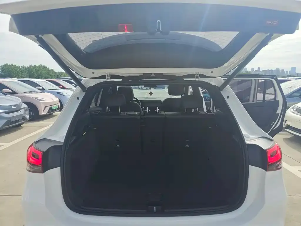 Mercedes-Benz EQA 2023 из CN, фото 2