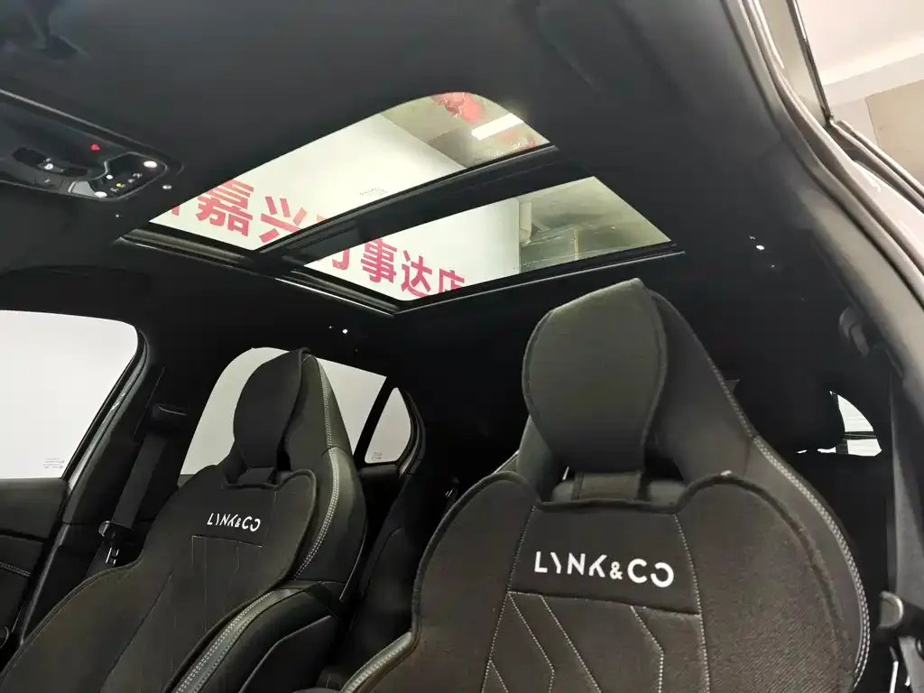Lynk & Co 02 Hatchback 2022 из CN, фото 2
