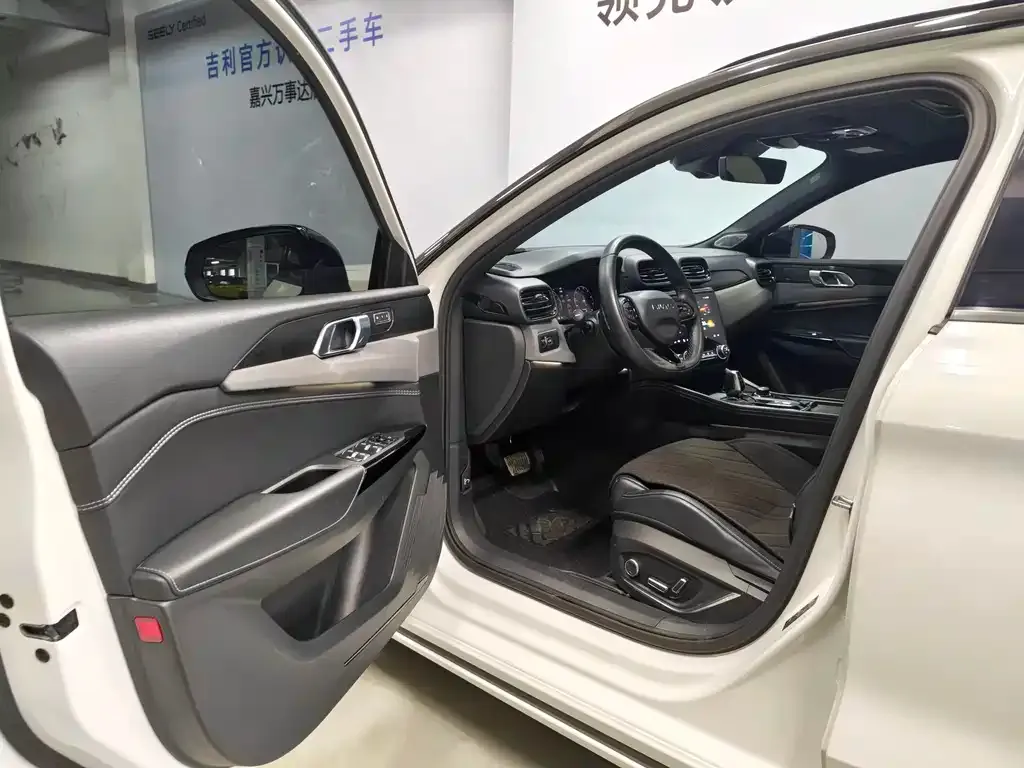 Lynk & Co 02 Hatchback 2022 из CN, фото 6