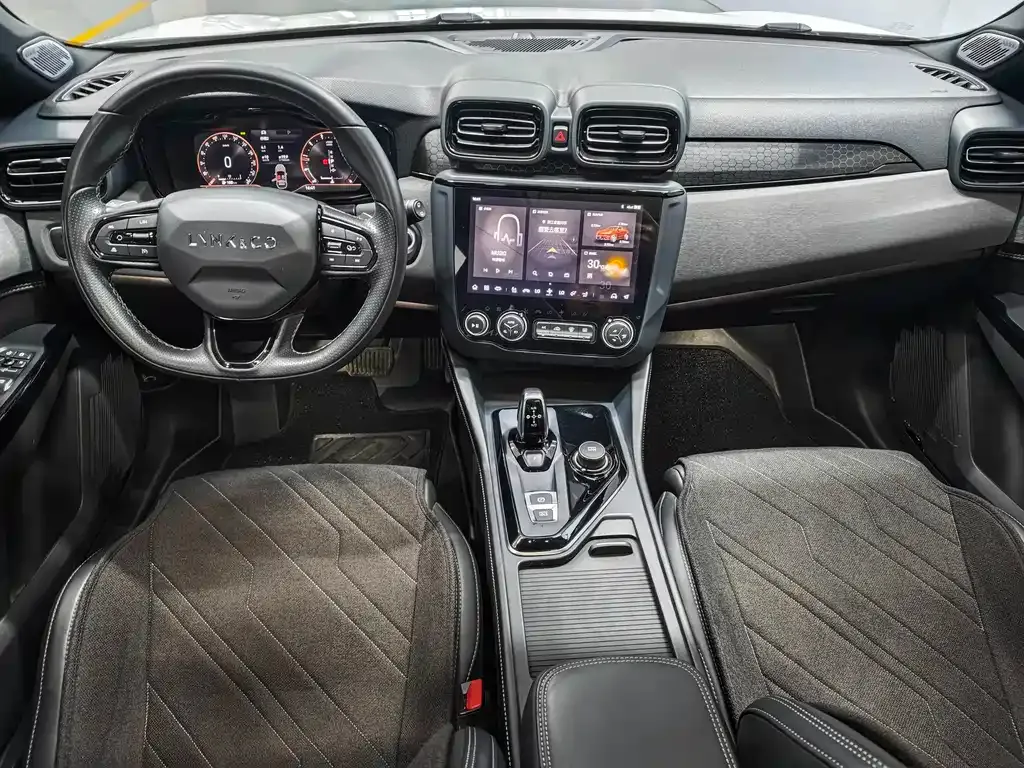 Lynk & Co 02 Hatchback 2022 из CN, фото 9