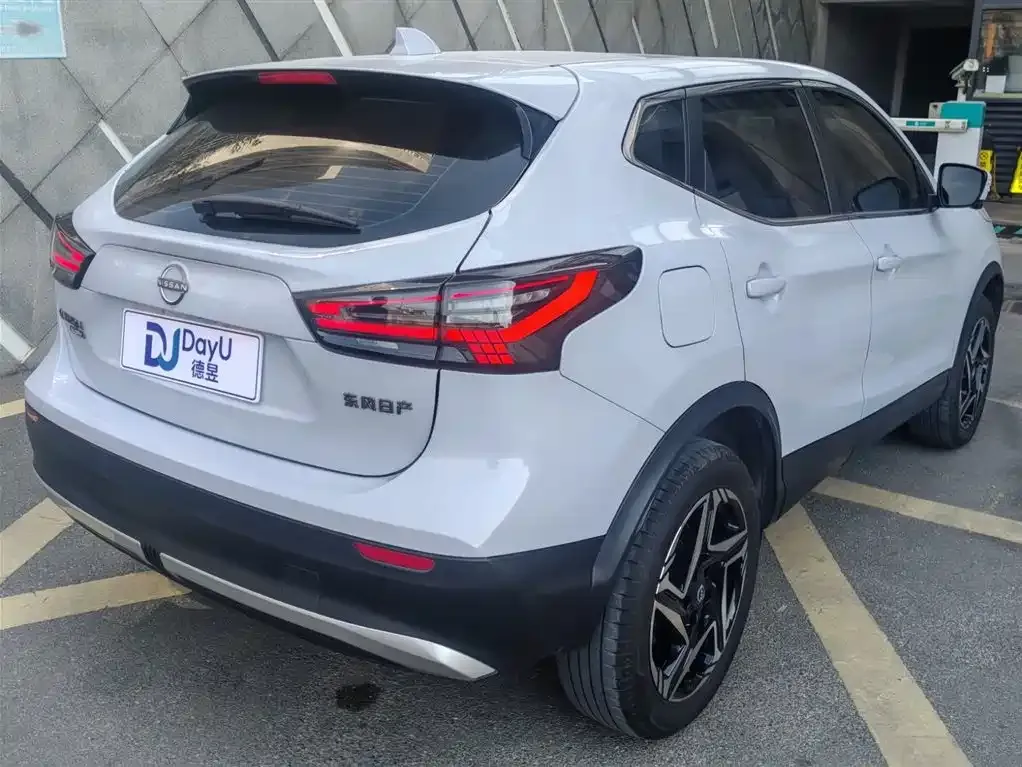 Nissan Qashqai — фото 7