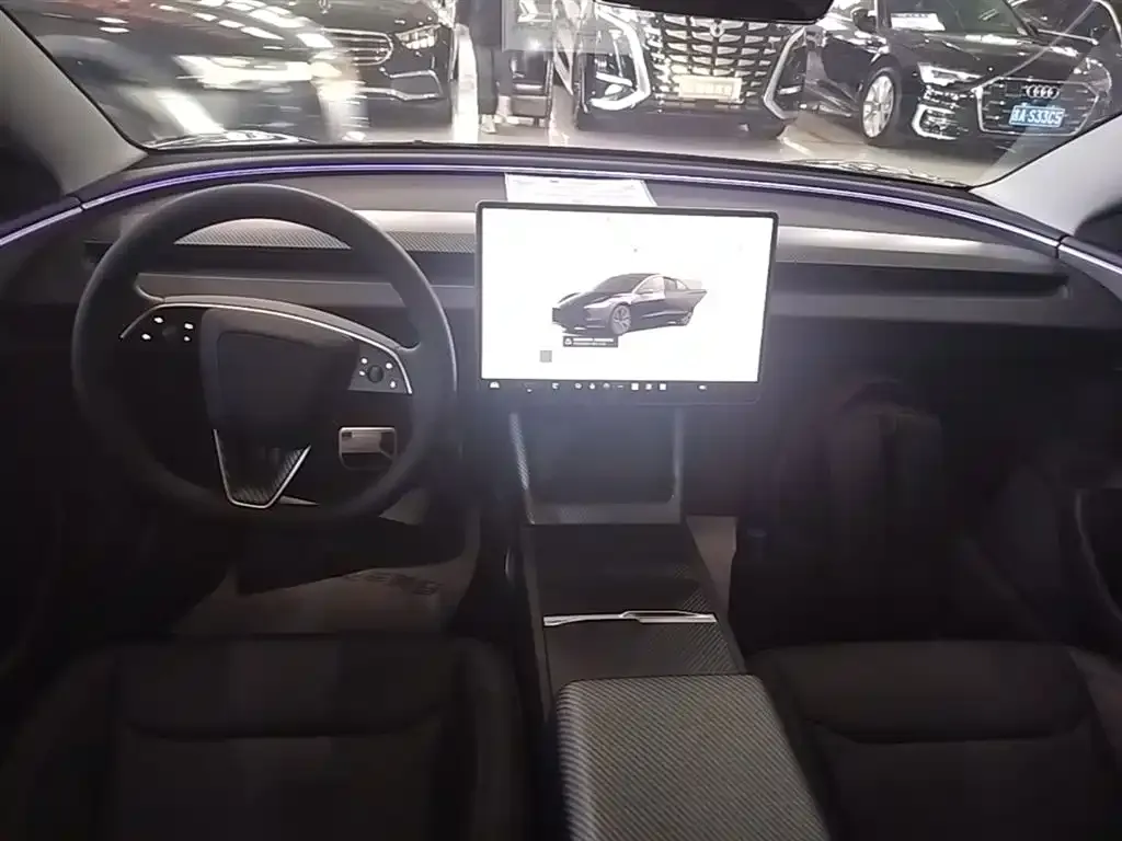 Tesla Model 3 — фото 4